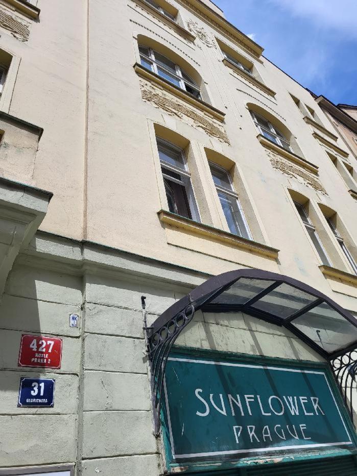 Sunflower Prague Apartments And Suites Buitenkant foto